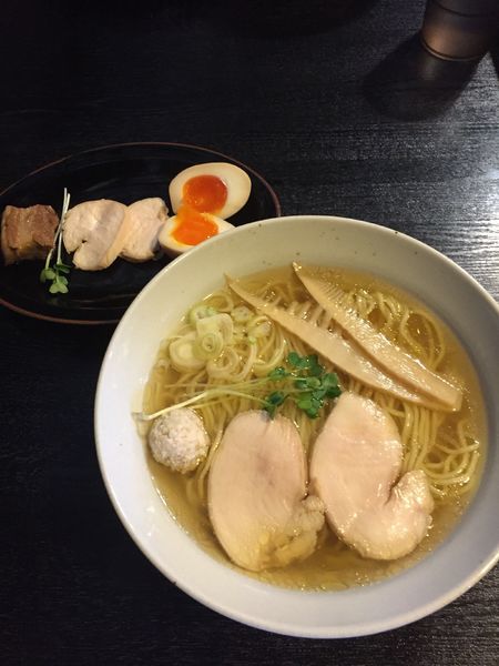 「特製鶏そば一番搾り塩」@中華そばつけそば 千思萬考の写真