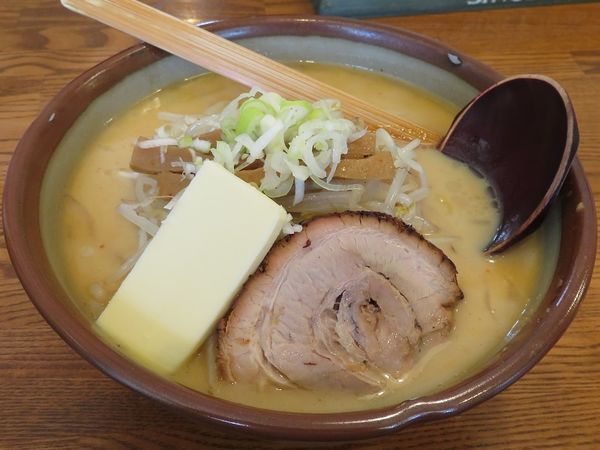 「味噌バターミルク大盛」@札幌ラーメン めんくらの写真