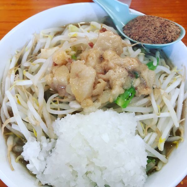 「ラーメン(300g) 魚粉 タマネギ」@らーめん じろきんの写真
