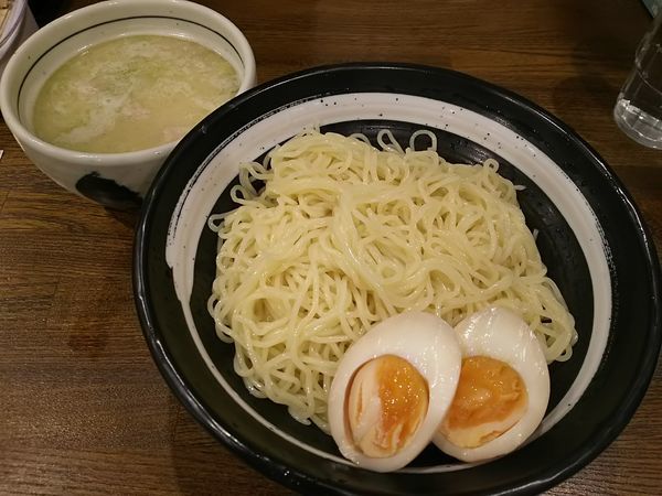 「【限定】塩豚骨つけ麺　：ひやもり　＋味玉：サービス券」@まひる野 藤原商店の写真