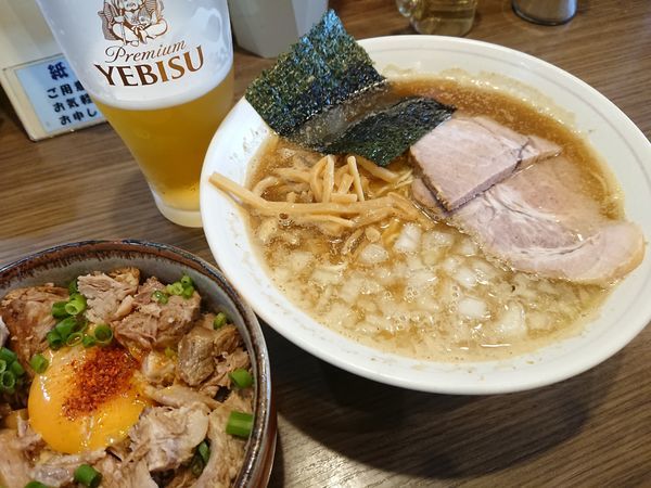 「伊吹産煮干しの中華そば750円＋豚ごはん330円&生ビール」@INOSHOWの写真