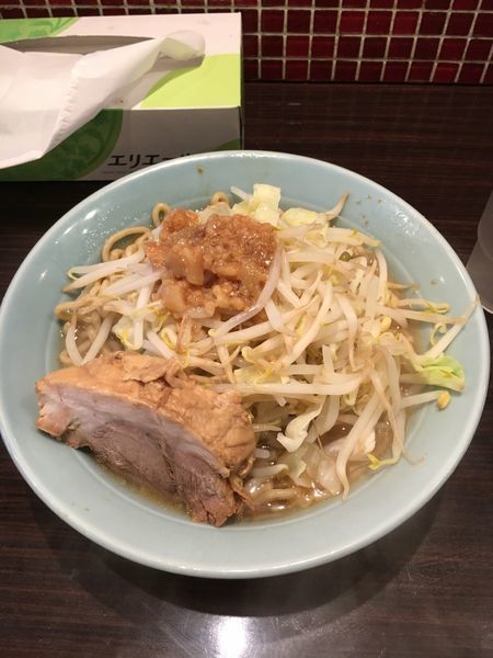 「ラーメン(中盛り)」@立川マシマシ 8号店の写真