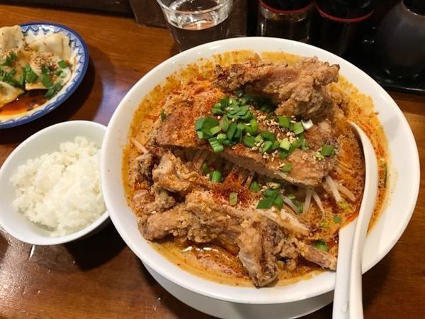 「でか肉担々麺・大盛+もやし」@永吉の写真