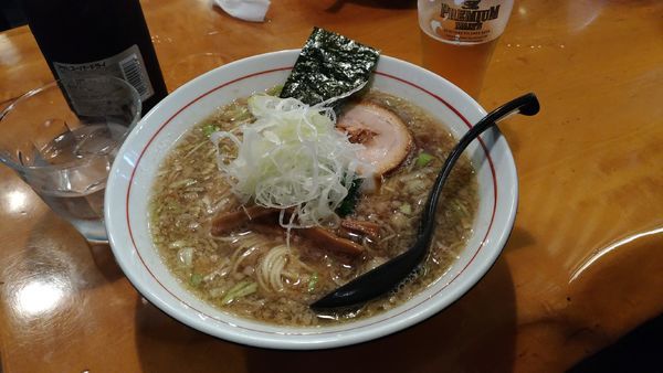 「背脂煮干しらーめん大盛 ¥850」@麺屋 はちどりの写真