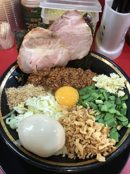 「限定　油ソバ　チャーシュー・味玉」@家系ラーメン とらきち家の写真