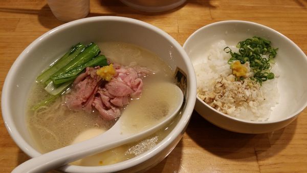 「真鯛らーめん+鯛だし味玉+雑炊セット」@真鯛らーめん 麺魚の写真