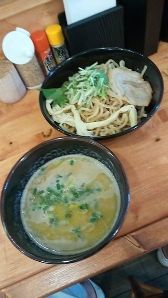 「真鯛つけそば９００円+鯛雑炊(ﾗﾝﾁｻｰﾋﾞｽ)」@麺処 こみねの写真