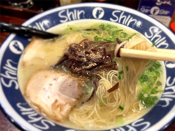 「shin shinらーめん」@博多ラーメン ShinShin 博多デイトス店の写真