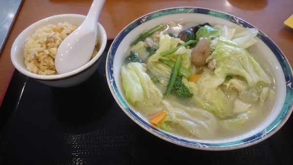 「タンメン&炒飯セット(700円)」@春香園の写真