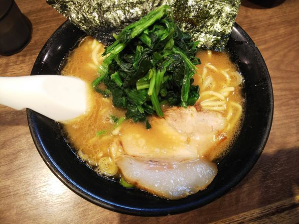 「らーめん＋ホウレン草　680＋50円」@麺達 うま家の写真