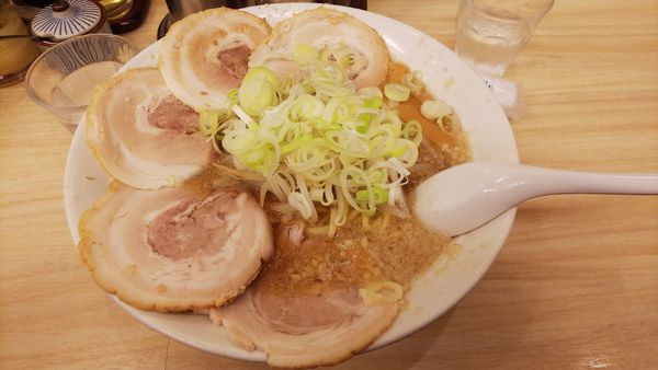 「チャーシュー麺＋中盛」@らーめん かづの写真