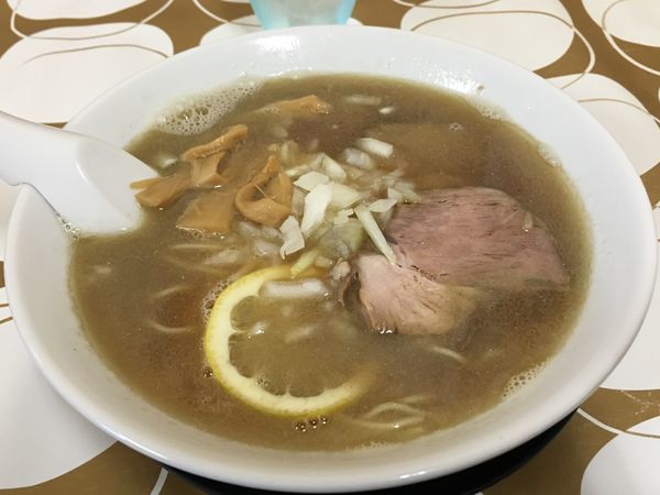 「煮干しそば＋チャーシュー」@寺カフェ 中華そば水加美の写真