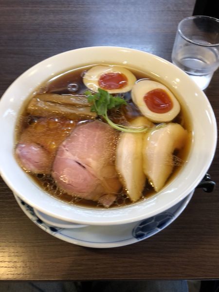 「特製醤油らぁ麺」@らぁ麺 紫陽花の写真