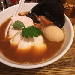 特製烏賊干鶏白湯醤油そば