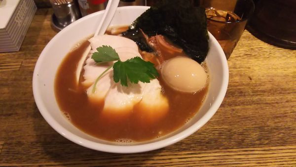 「特製烏賊干鶏白湯醤油そば」@新橋 纏の写真