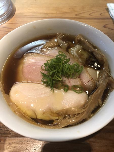 「特製しょうゆ」@ラーメン屋 トイ・ボックスの写真