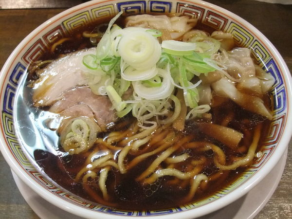 「雲吞中華そば（850円）」@丸中華そばの写真