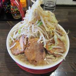 豚斬りラーメン・大盛同料金（１１００円）