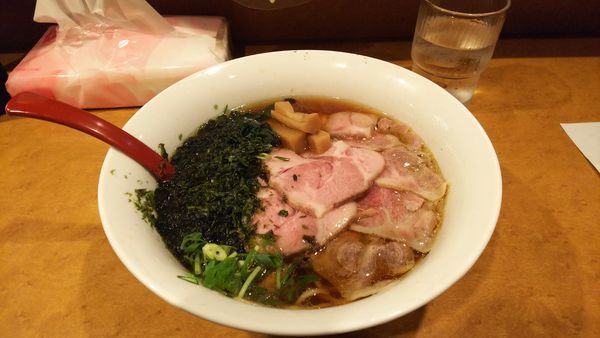 「Facebook限定 賄い 揉み海苔背油醤油ラーメン」@麺屋 紅の写真