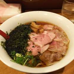 Facebook限定 賄い 揉み海苔背油醤油ラーメン