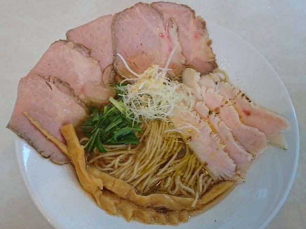 「醤油そば＋ローストポーク＋鶏チャーシュー＝￥1080」@noodle kitchen KYOの写真