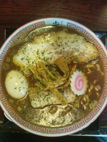 「しょうゆラーメン（味玉付き）」@からみそラーメン ふくろうの写真