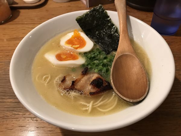 「塩玉ラーメン とろり」@鶏ポタラーメン THANK 大門店の写真