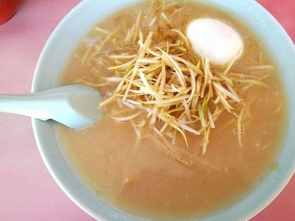 「ネギラーメン＋ゆで玉子」@ラーメンショップ 宝店の写真