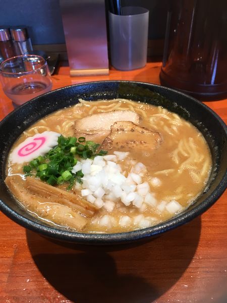 「濃厚中華そば大盛」@中華そば 輝羅の写真