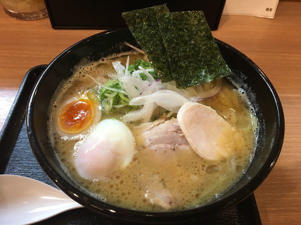 「超濃厚鶏白湯 醤油」@ばりかた屋 武蔵小山店の写真