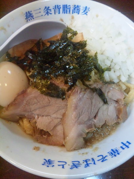 「汁なしあぶらそば780円+味玉」@燕三条中華そば ぎと家 武里本店の写真