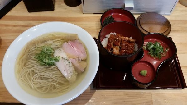「塩ラーメン、ひつまぶしセット1000円」@自家製麺 竜葵の写真