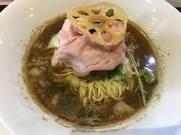 「水と煮干し《HV》 醤油」@つくばらーめん 鬼者語 -オニモノガタリ-の写真