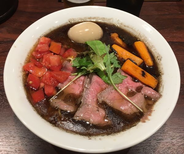 「牛王ラーメン+ニンジン増し+トマト増し」@牛骨らーめん 牛王の写真