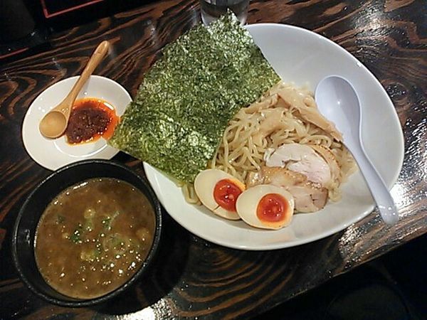 「特製（全部のせ）超濃厚煮干しつけ麺＋辛味」@麺屋 問の写真