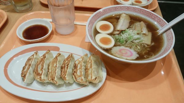 「とろ～り半熟煮卵らーめん餃子セット」@幸楽苑 島忠ホームズ川崎大師店の写真