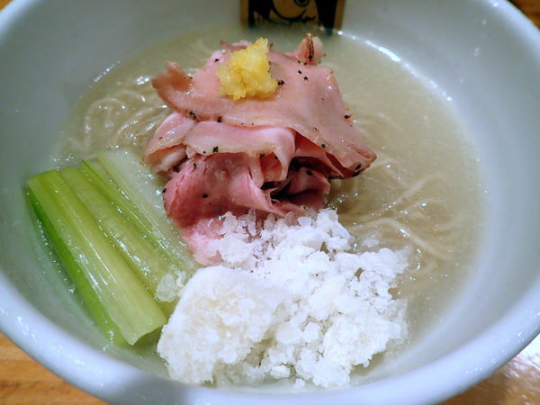 「【期間限定】冷やし真鯛らーめん」@真鯛らーめん 麺魚の写真