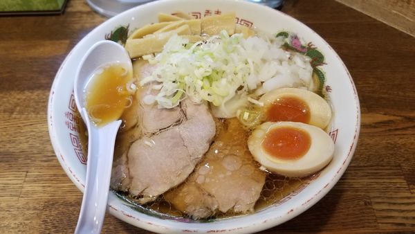 「お得！全部乗せ　醤油」@らあめん 寸八 総本店の写真