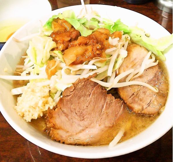 「小ラーメン＋生たまご」@ラーメン二郎 めじろ台店の写真