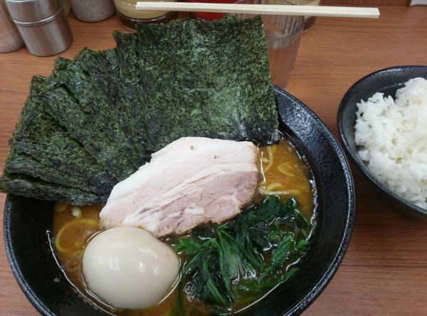 「味玉らーめん並  海苔増し」@横浜らーめん 若武者の写真