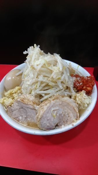 「ラーメン中 味たま ブタ1枚」@用心棒 本号の写真