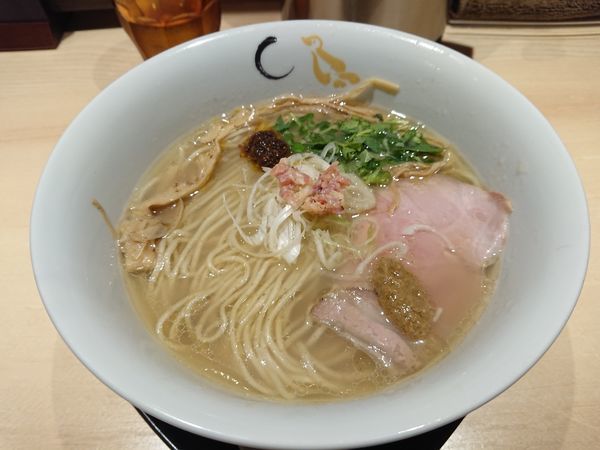 「真鯛と蛤の塩そば 900円」@SOBAHOUSE 金色不如帰 新宿御苑本店の写真