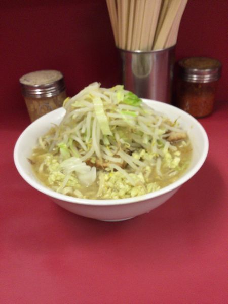 「ラーメン小、野菜少なめ、ニンニク多め」@ラーメン二郎 ひばりヶ丘駅前店の写真