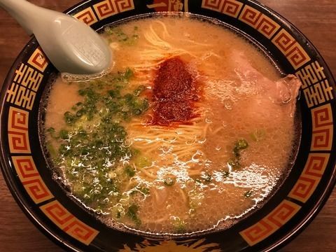 「天然とんこつラーメン+追加ねぎ+半替玉」@一蘭 アトレ上野 山下口店の写真
