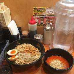 辛冷やしざるラーメン