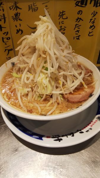 「ラーメン+中盛り」@らーめん大 竹ノ塚店の写真