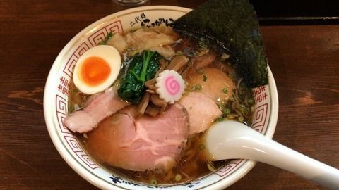 「特製わんたんそば＋さんま香油増し」@二代目 にゃがにゃが亭の写真