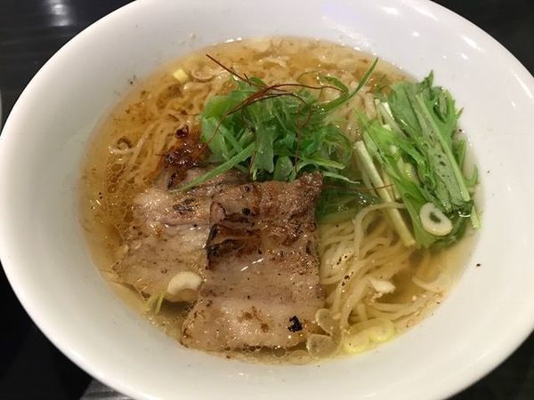 「XO醤薫イベリコ豚の醤油ラーメン(820円)」@麺劇場 玄瑛 六本木店の写真