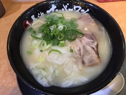 「ワンタンめん」@長浜ナンバーワン 博多デイトス店の写真