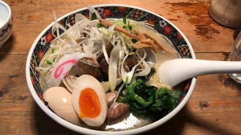 「浅利そば(大盛)+味玉(クーポン利用)」@函館らーめん 船見坂の写真